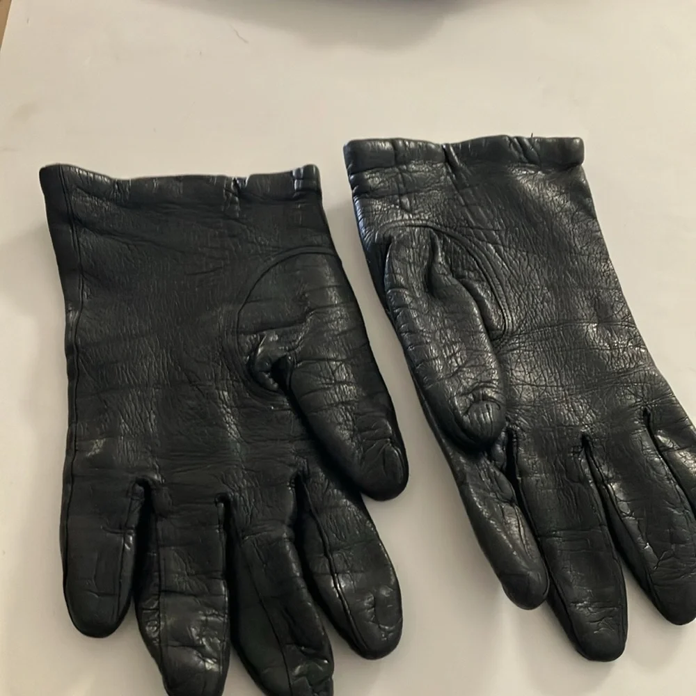 Embellished leather vintage gloves 7